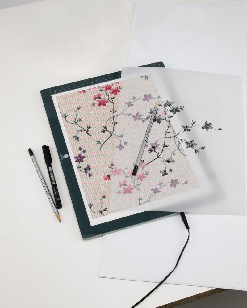 Daylight Ultra-Thin A4 LED Light Pad for Tracing & Drawing â€“ Dimmable Brightness with Memory Function â€“ Ideal for Artists, Designers & Crafters - Image 4